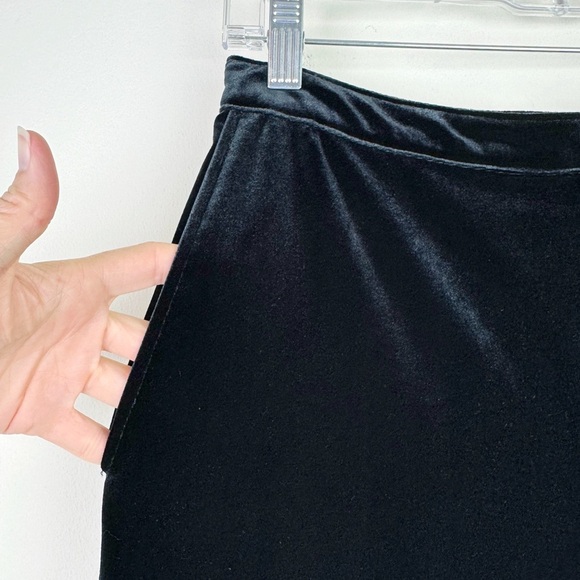 Abercrombie & Fitch Black Velvet Crop Pants - Picture 5 of 11